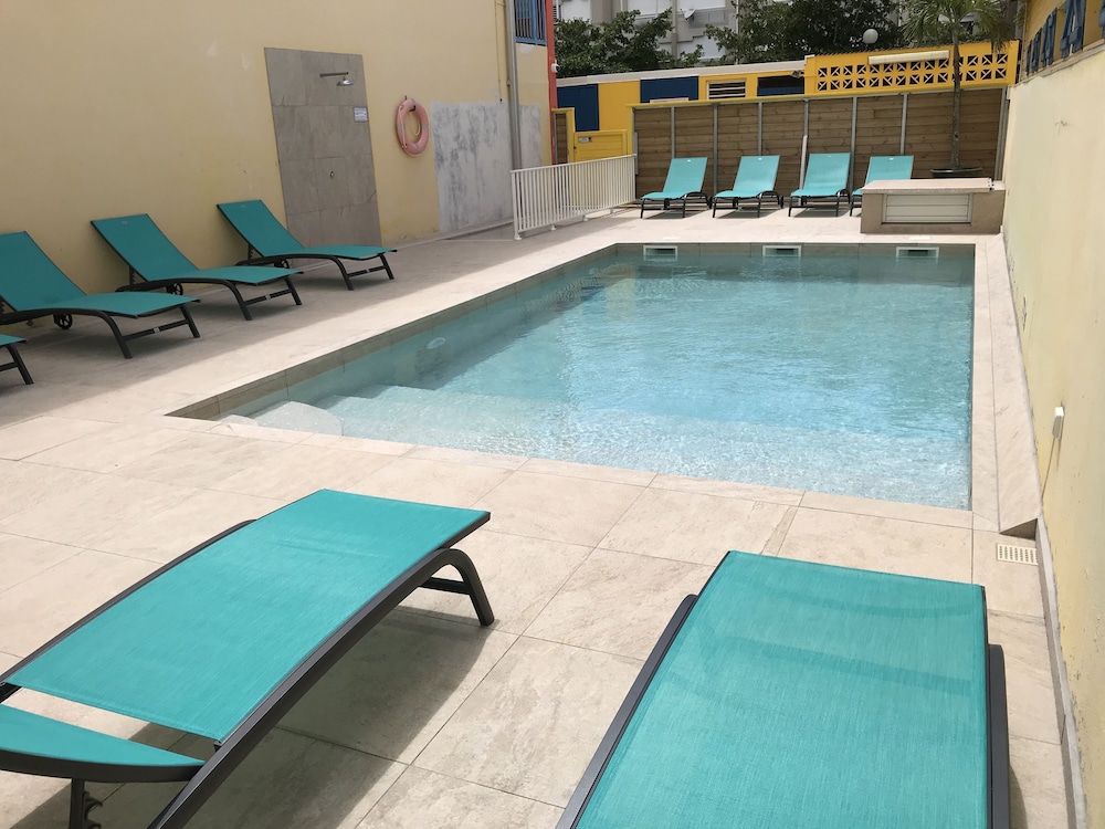 KARAIBES HOTEL 61/65