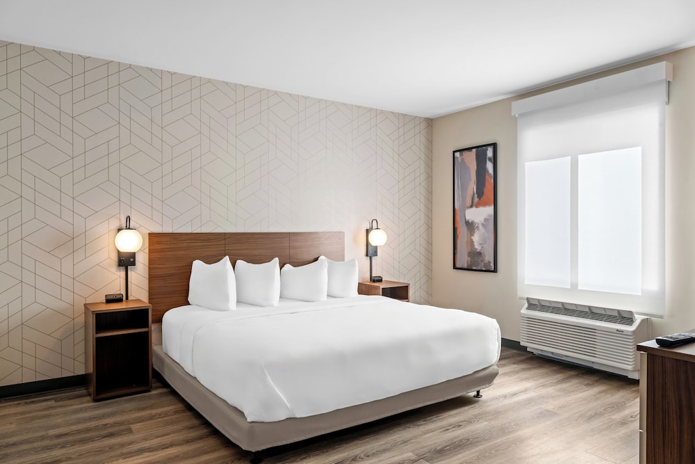 Everhome Suites Rochester Greece 12/50