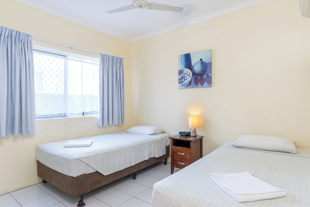 TRADEWINDS MCLEOD HOLIDAY APARTMENTS 20/43