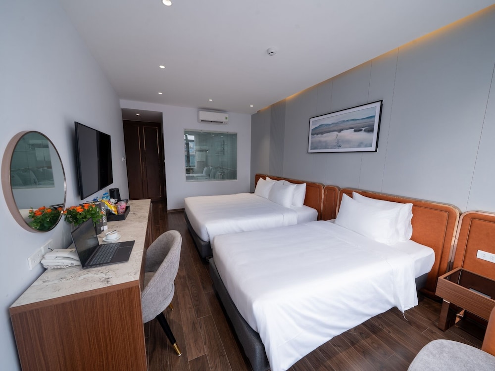 غرفة عائلية ثلاثية بسرير كينج وسرير فردي، San Seize Hanoi Hotel 2/8