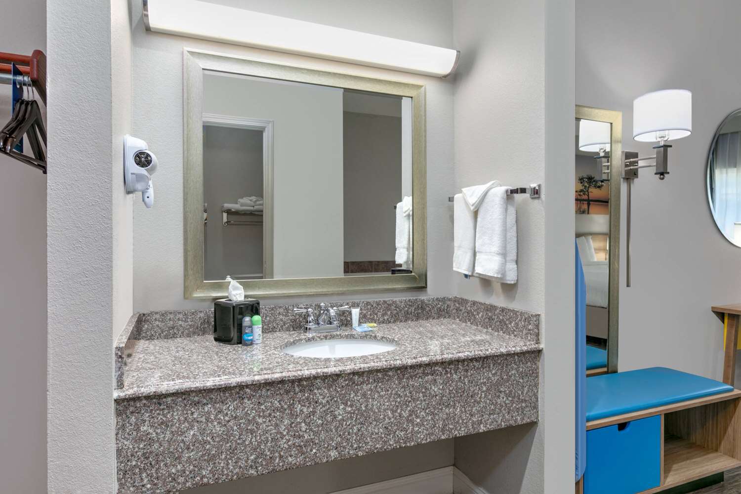 Days Inn & Suites By Wyndham Cabot 52/56