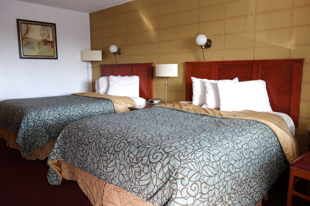 STANDARD, 2 QUEEN BEDS