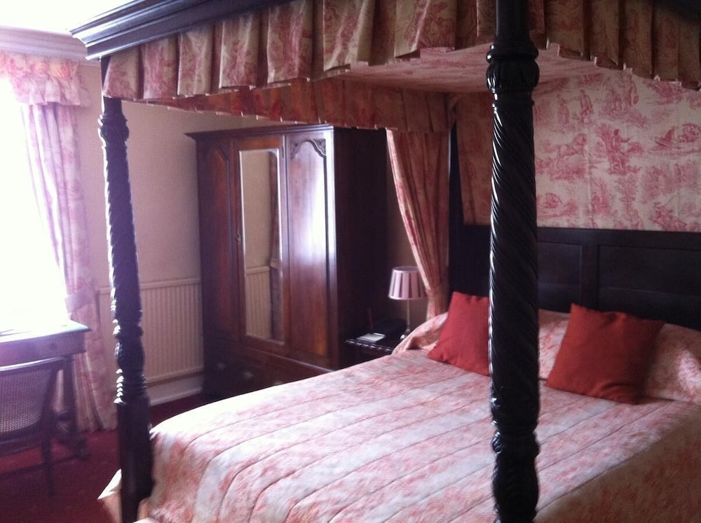 Corse Lawn House Hotel 12/49