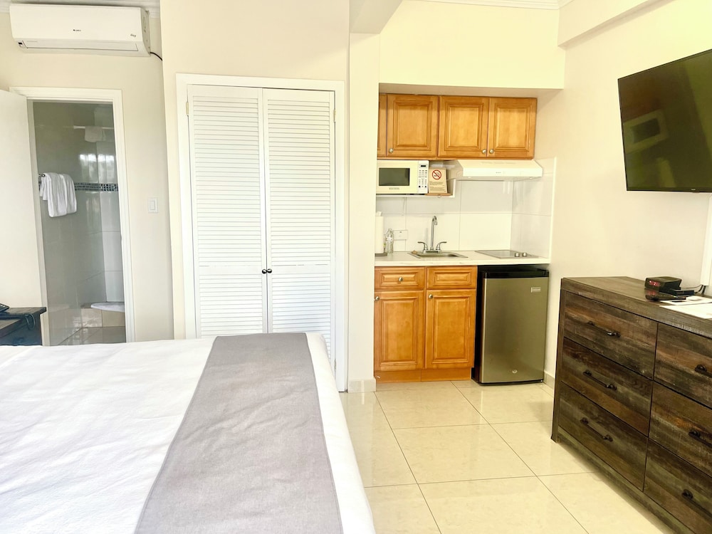 Bakers Suites 50/50