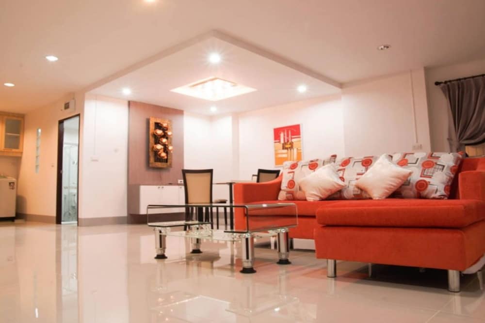 V Place Residence 34/50
