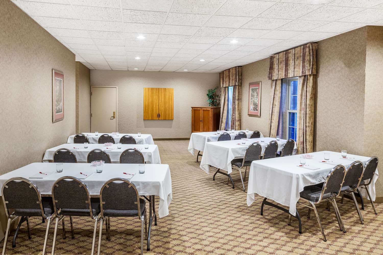 Ramada By Wyndham Sellersburg/Louisville North 57/69