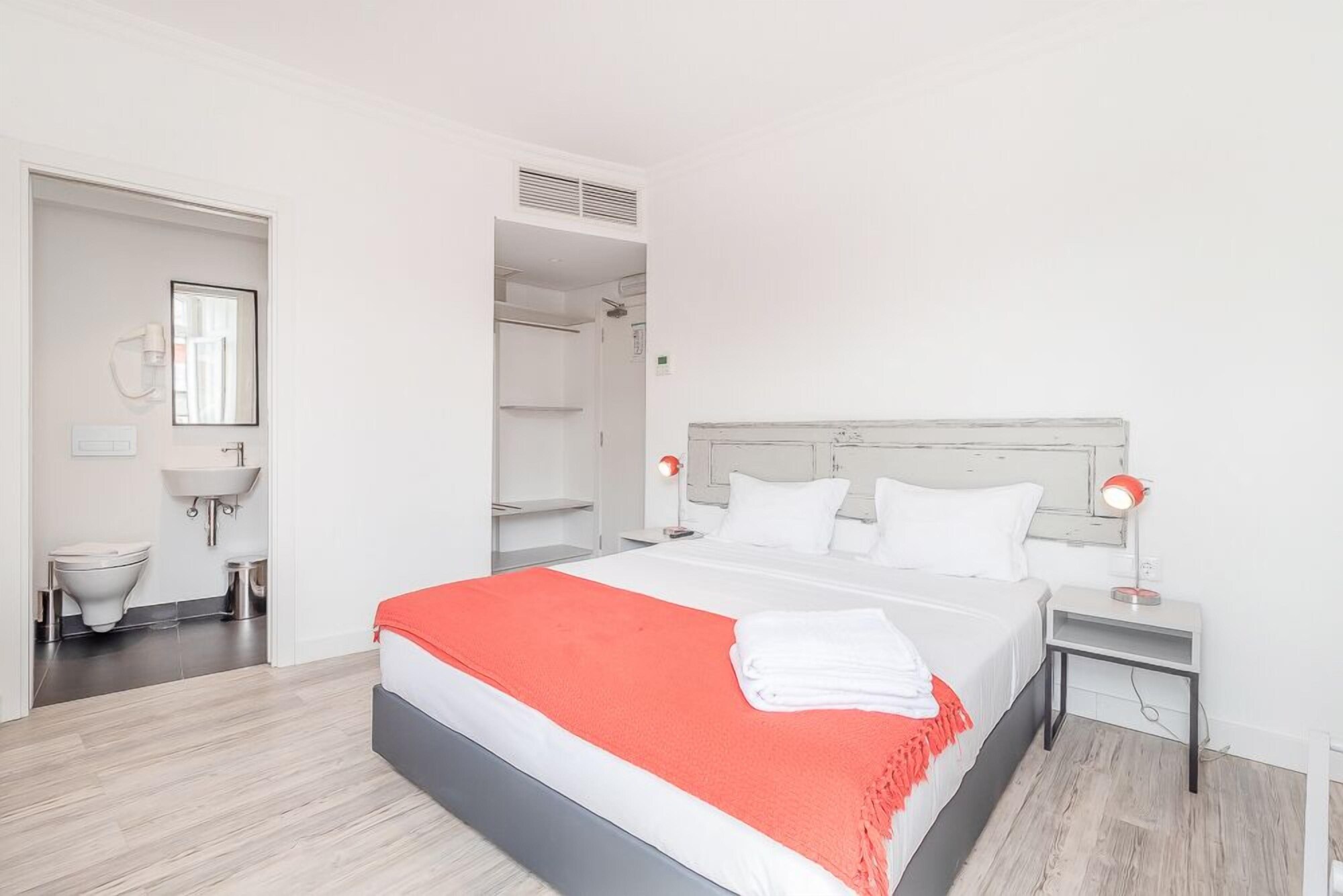 CLASSIC, DOUBLE BED, CITY VIEW, PRIVATE BATHROOM