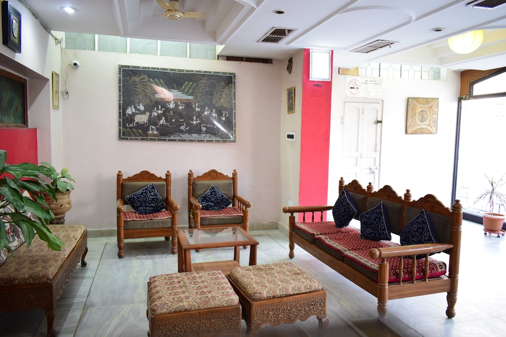 Konark Palace Hotel 17/19