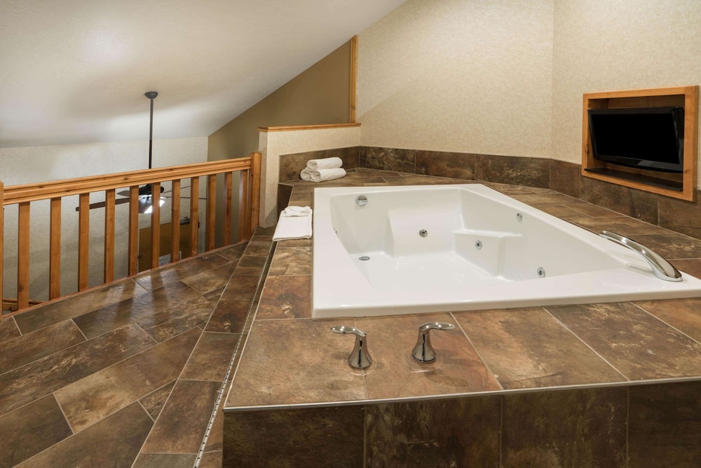 La Quinta Inn and Suites by Wyndham Idaho Falls/Ammon 25/54