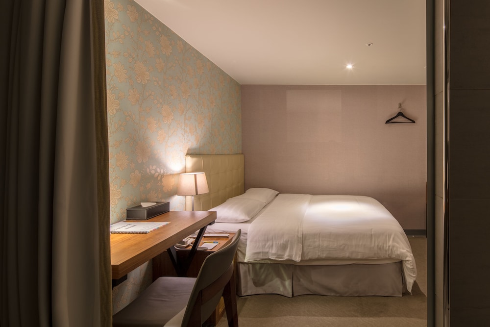Urtrip Hotel 26/43