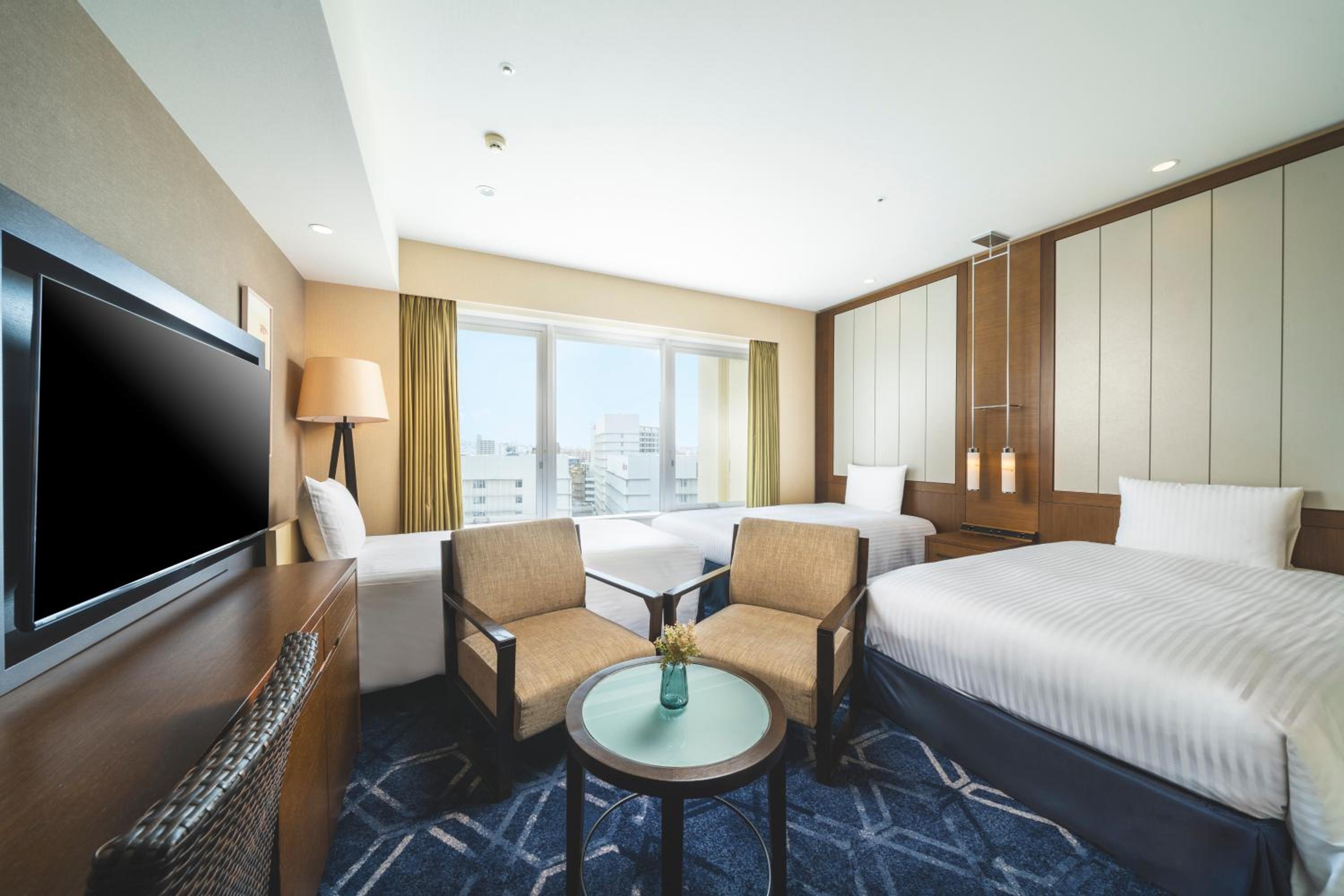 Renovated, Premier, 3 Beds, with Extra Bed, City View