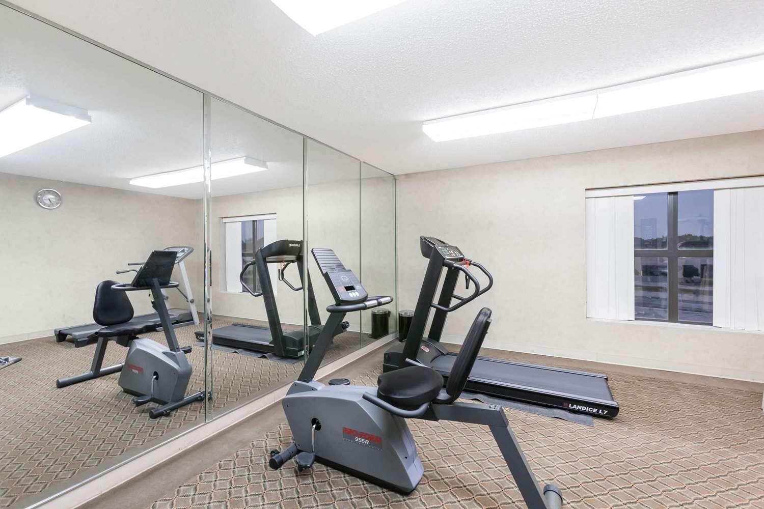 Super 8 By Wyndham Jacksonville AR 3/10