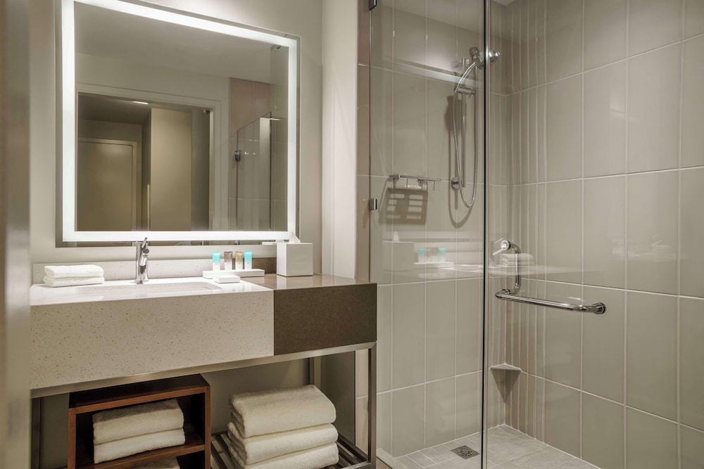 غرفة بسرير كينج، Hyatt Regency Houston/Galleria 5/5