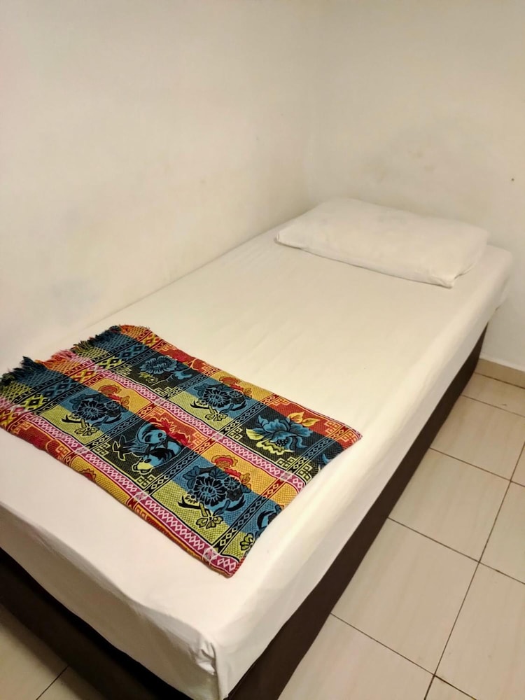 OYO 90273 Mz Hotel 12/20