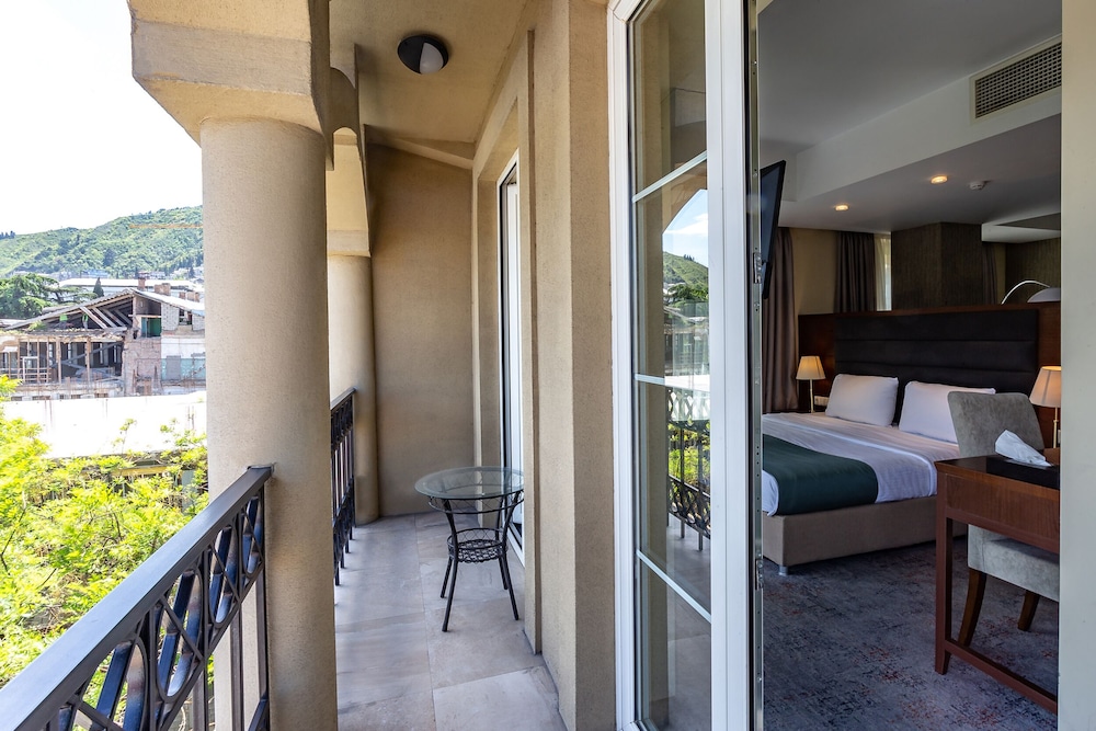 A5 Hotel 42/42