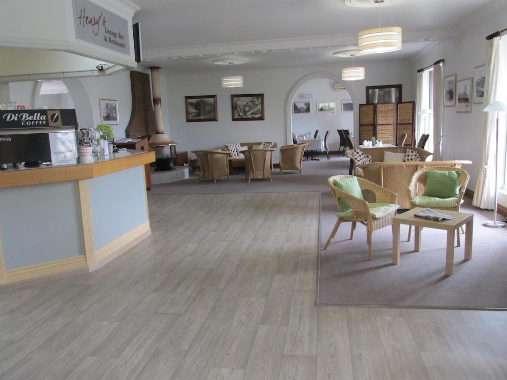 The Henry Parkes Tenterfield Ex Best Western 8/46