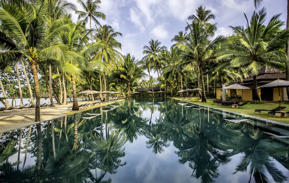 Peninsula Beach Resort 48/49