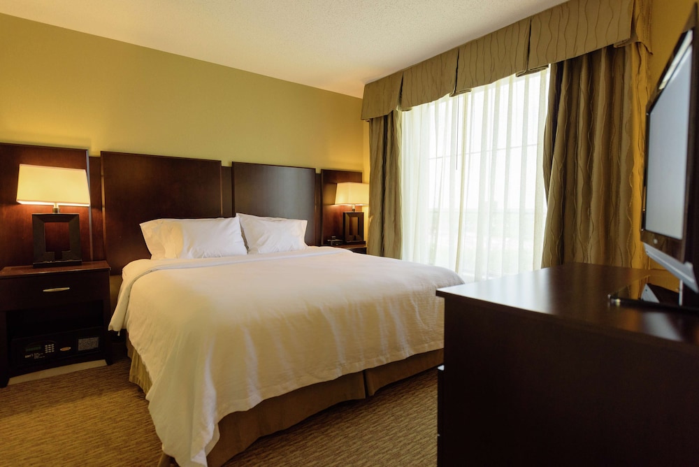 Embassy Suites by Hilton Minneapolis North 14/72