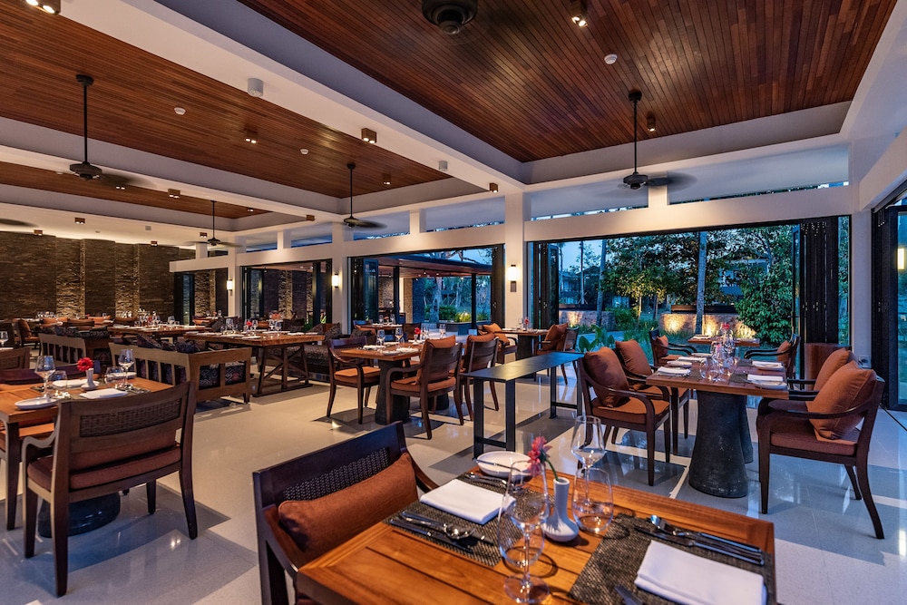THE RESIDENCE BINTAN 53/73