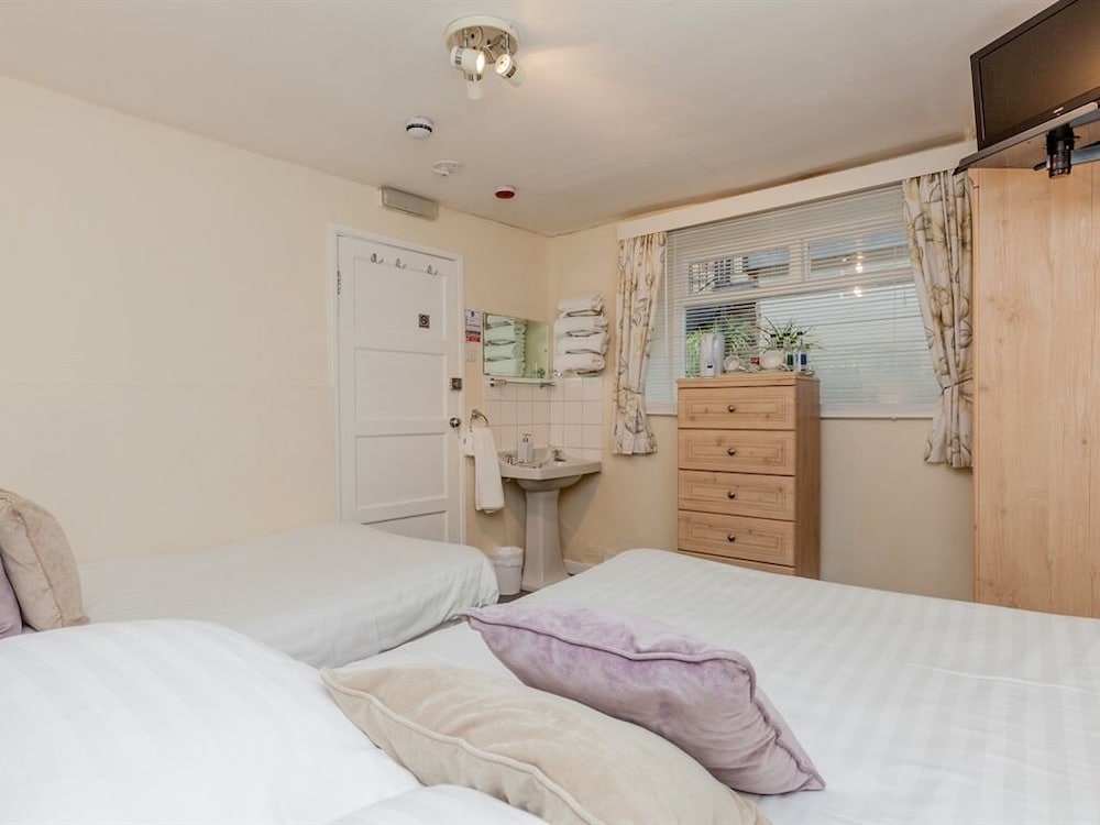 The Priory Burford Bed And Breakfast 14/59