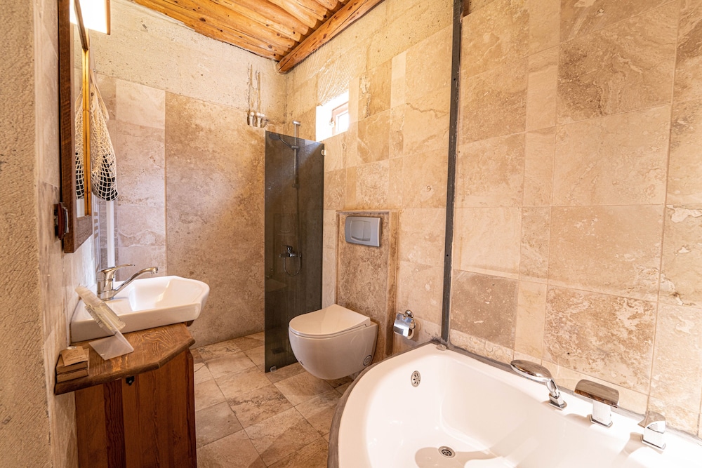 Alice in Cappadocia 42/46