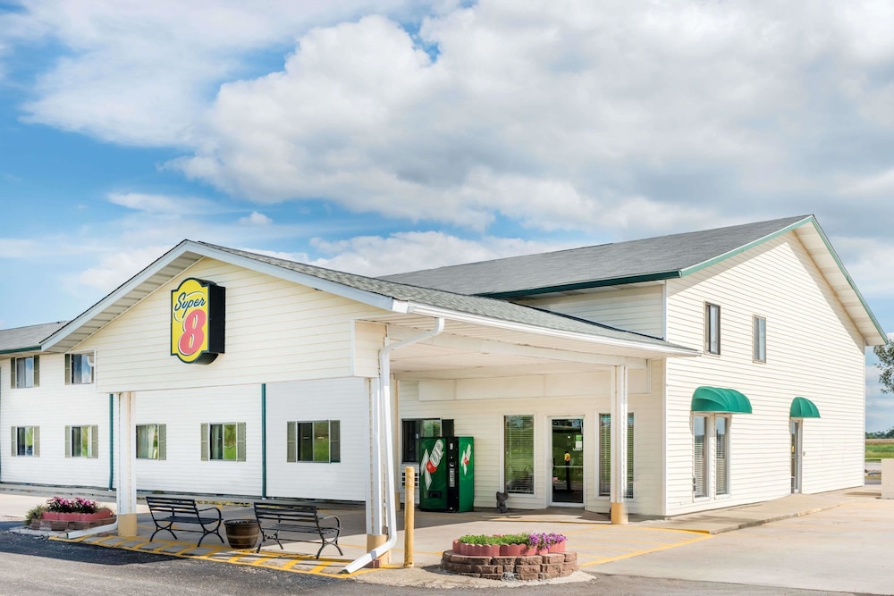 Super 8 by Wyndham Okawville 1/13