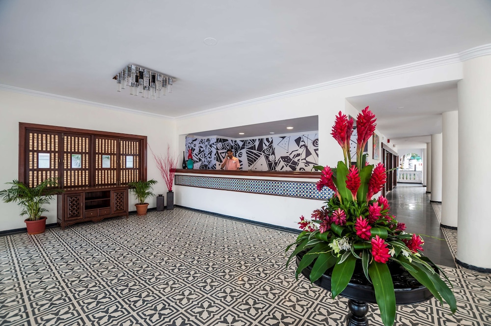 Radisson Goa Candolim Hotel 11/84
