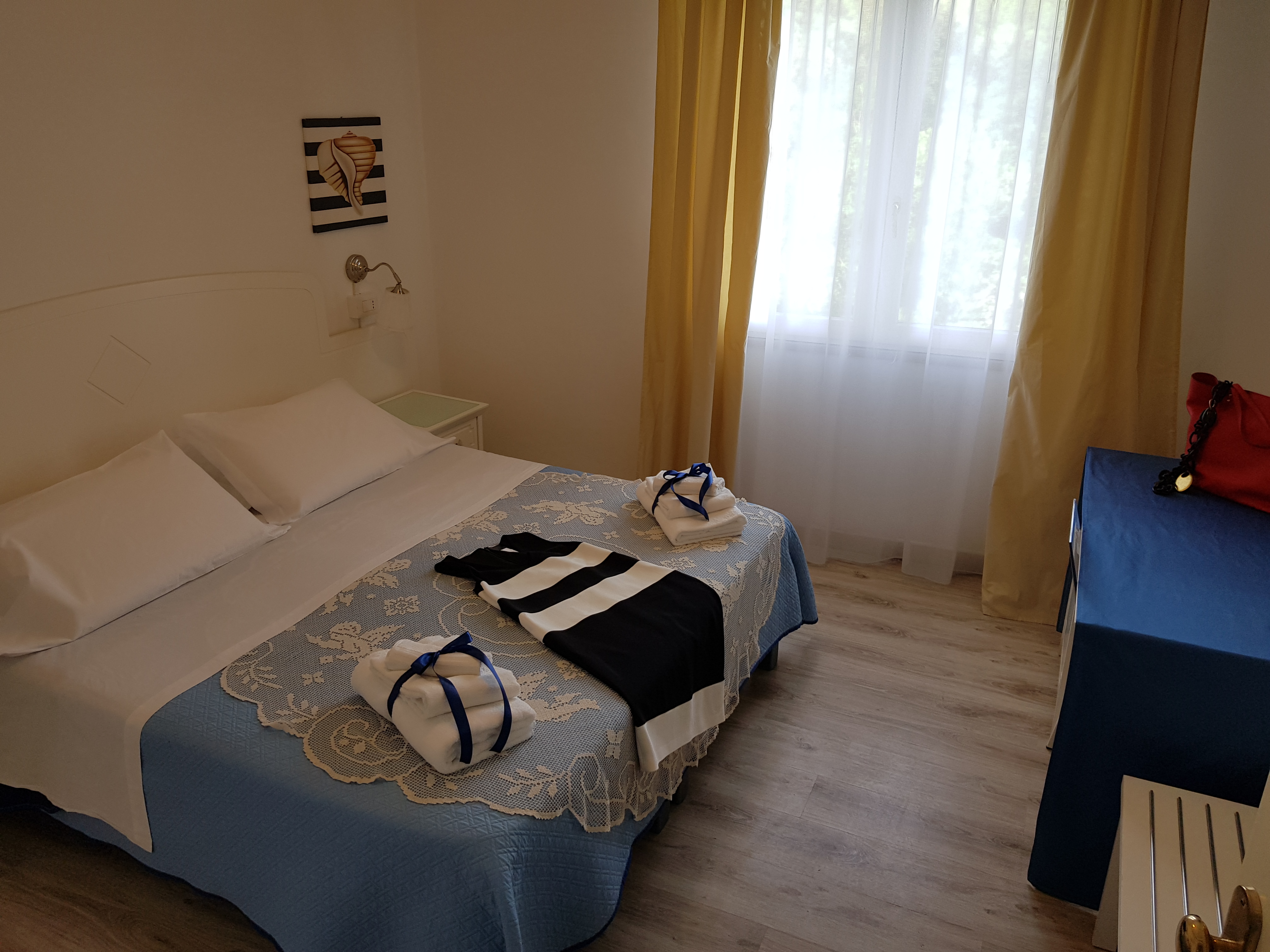 ECONOMY, DOUBLE BED