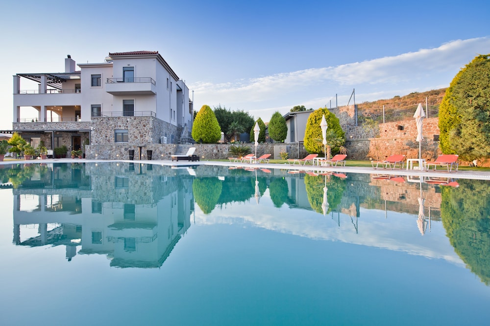Marini Luxury Apartments And Suites 5/75