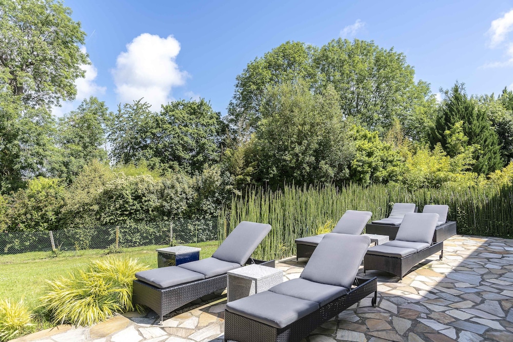 Hotel Le Manoir de La Poterie And Spa 69/72