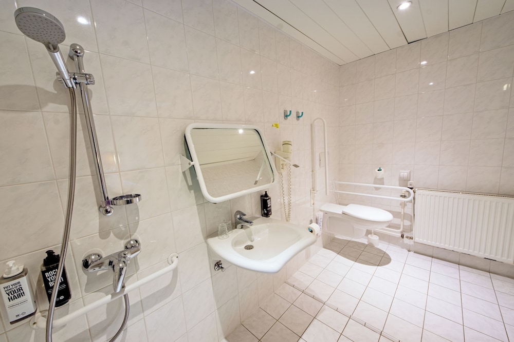 Ibis Praha Mala Strana 65/65