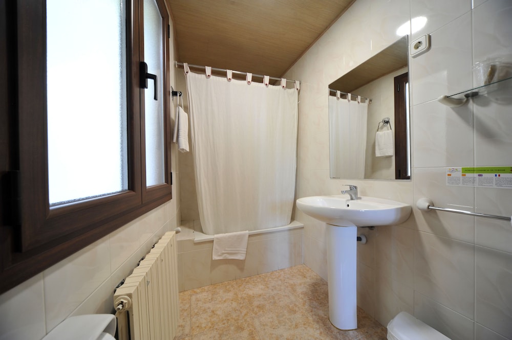 Hotel Vall d'Aneu 28/63