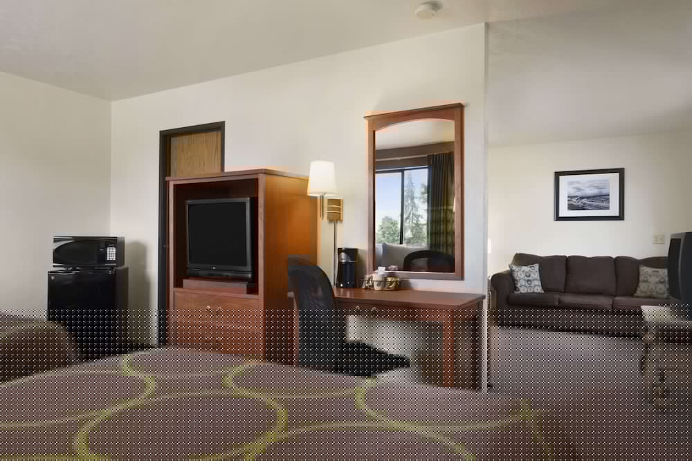 Super 8 By Wyndham Port Angeles At Olympic National Park 15/33