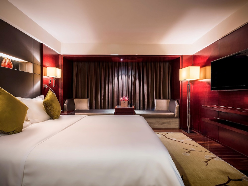 Grand Mercure Xiamen Downtown 24/74