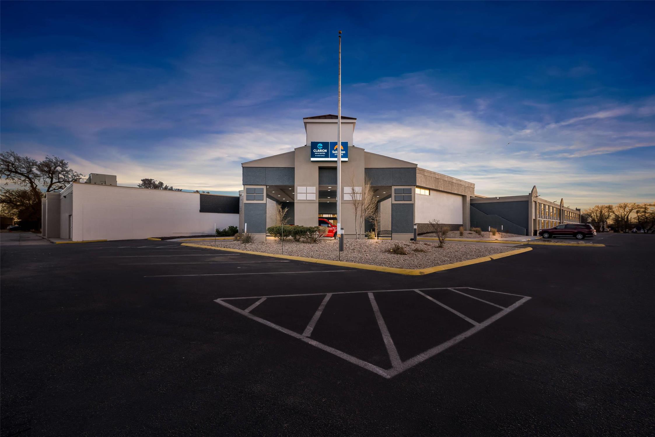 Suburban Studios Kearney, NE 46/49