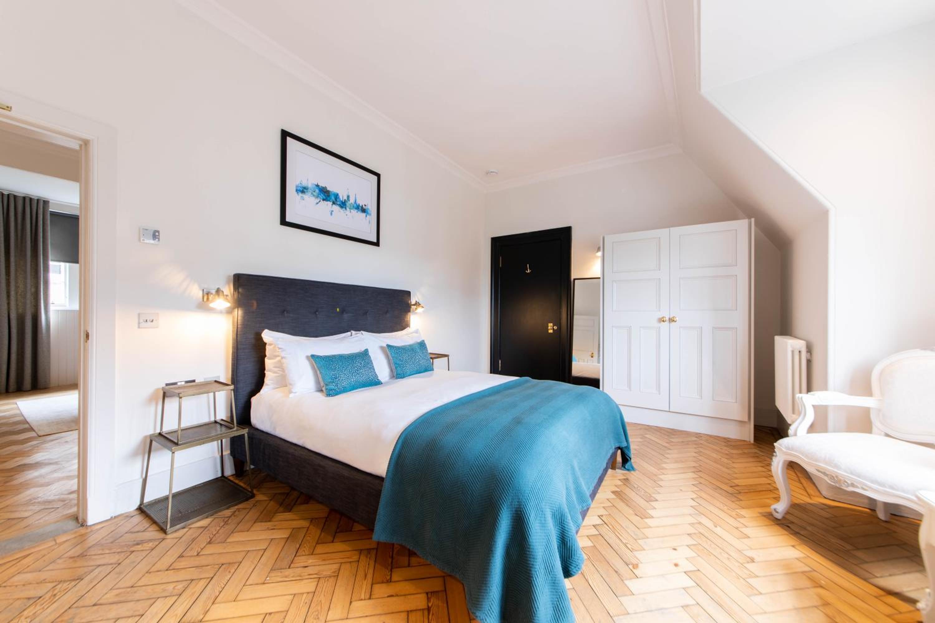 1 Bedroom, Apartment, Double Bed, West Wing