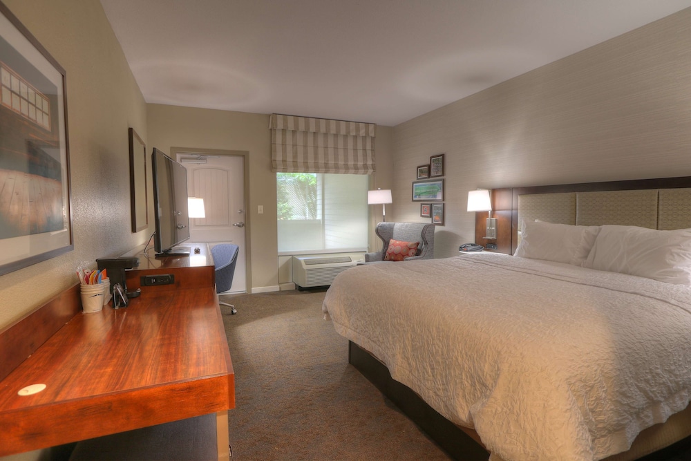 Hampton Inn Gatlinburg Historic Nature Trail 8/53