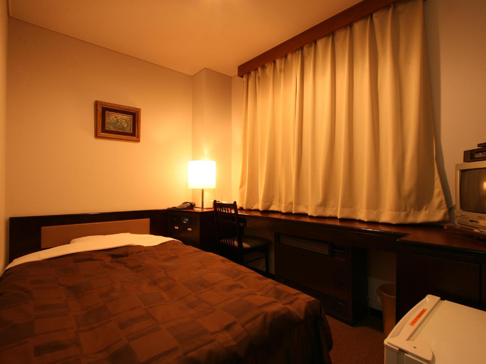 Semi Room, Semi Double Bed