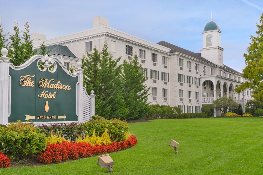 Madison Hotel 49/53
