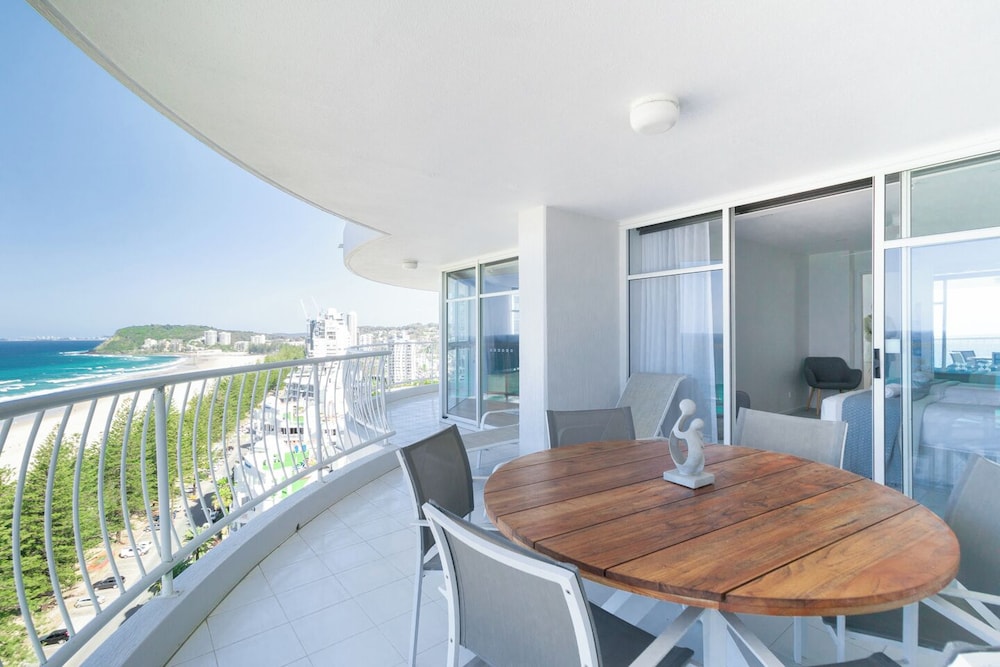 Burleigh Surf Apartments 36/77