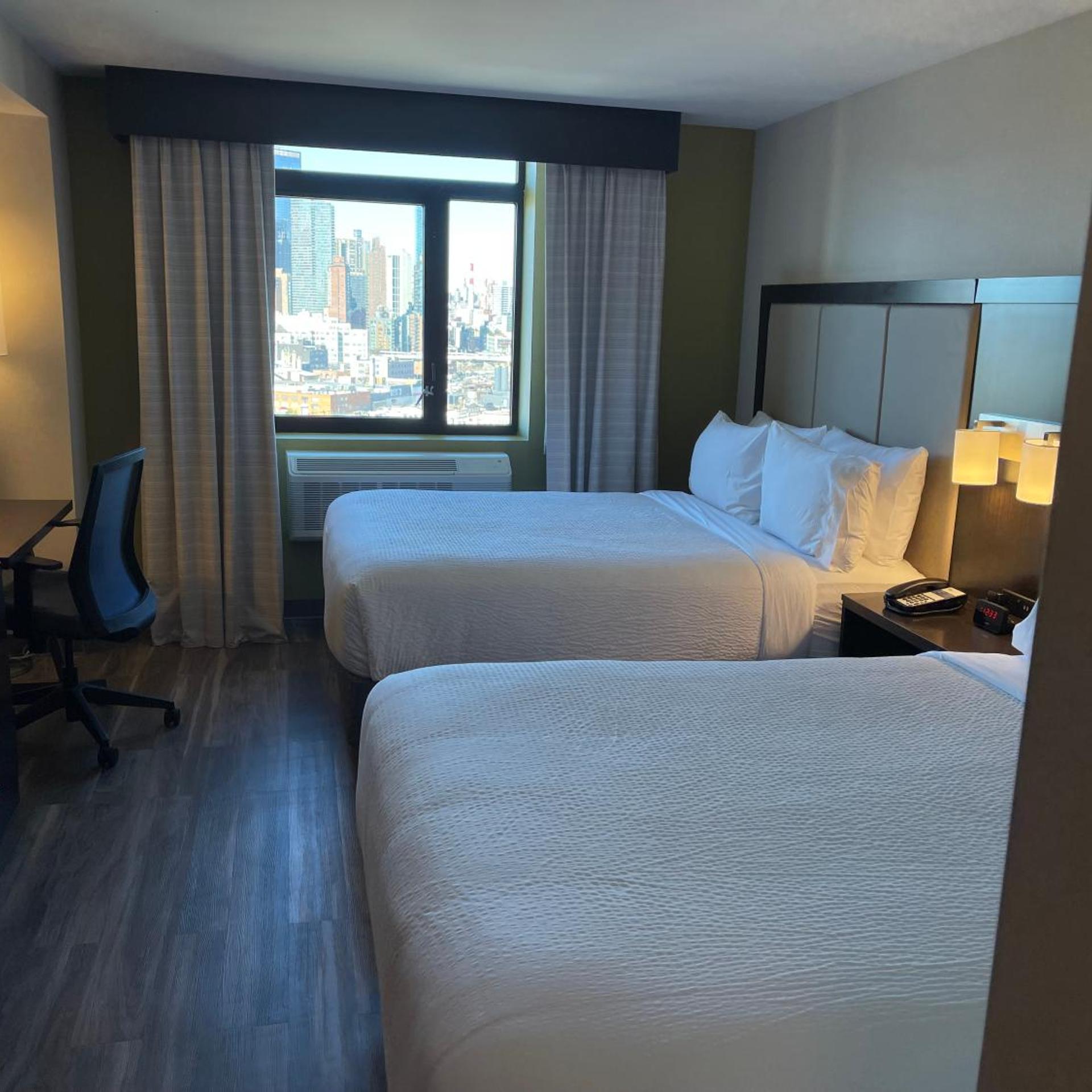 Standard, 2 Queen Beds, Skyline View، Holiday Inn Express Long Island City E New York, an IHG Hotel 5/5