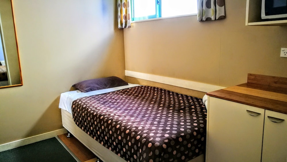 1 BEDROOM, FAMILY, APARTMENT