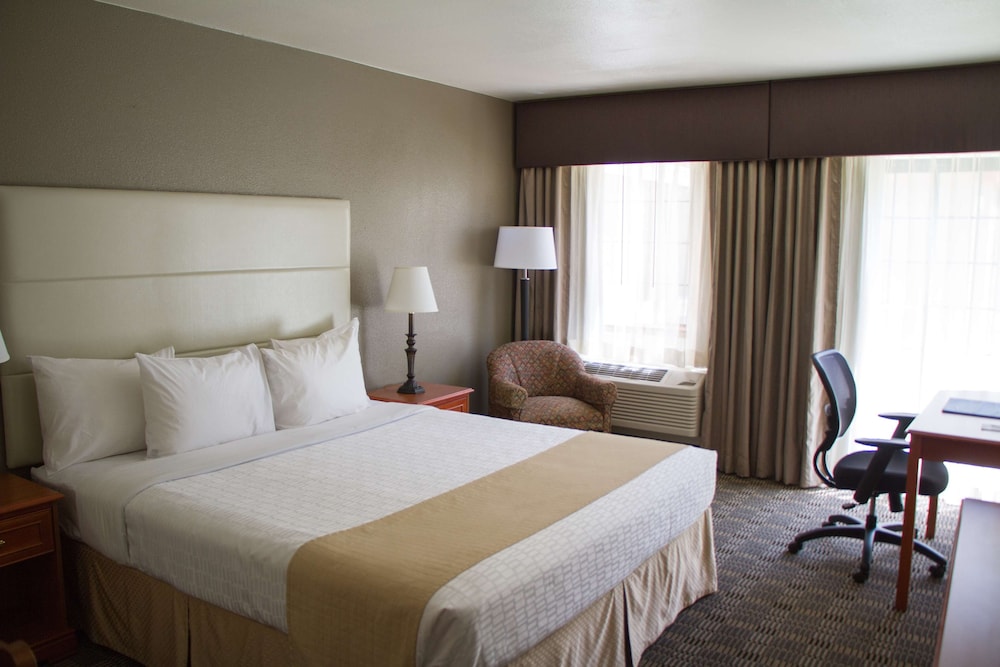 Colony Inn Hotel Atascadero 14/56