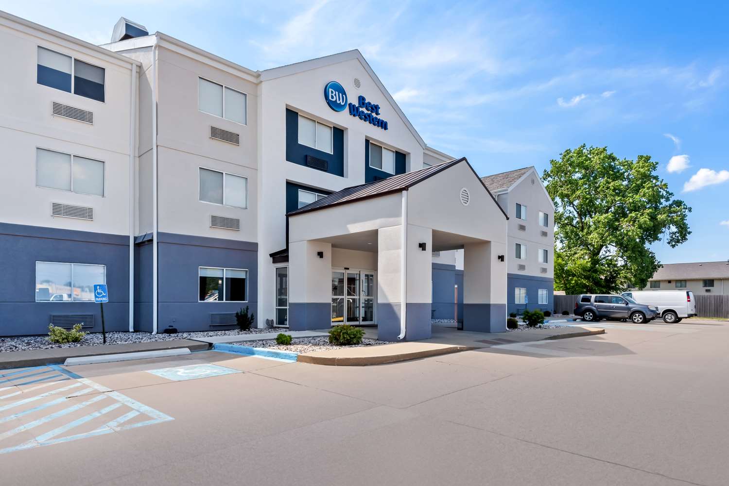 Best Western Ottumwa Inn & Suites 12/12