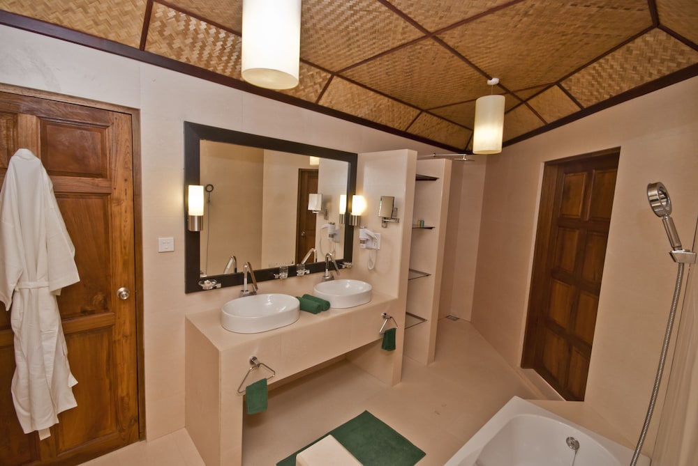 Safari Island Resort 57/58
