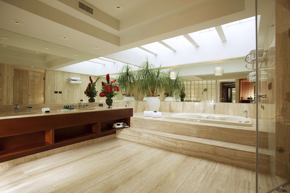 Swissotel Lima 9/66