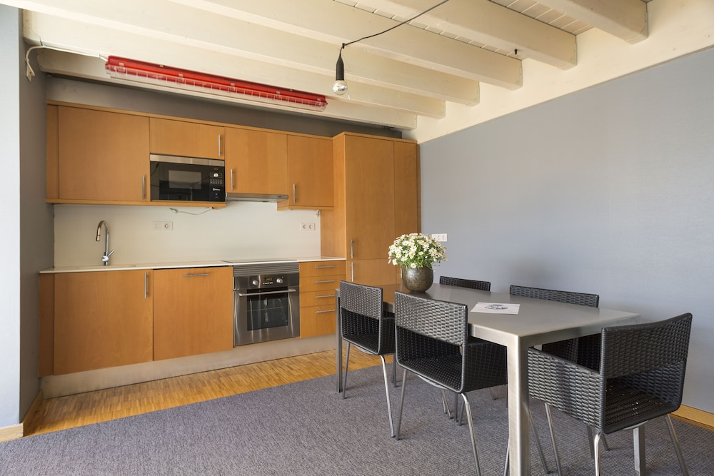 My Space Barcelona Executive Apartments 30/50