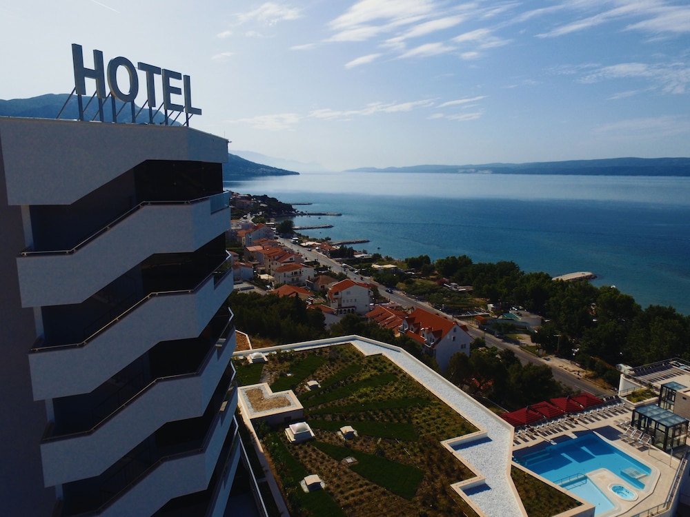 HOTEL PLAZA DUCE in DUGI RAT