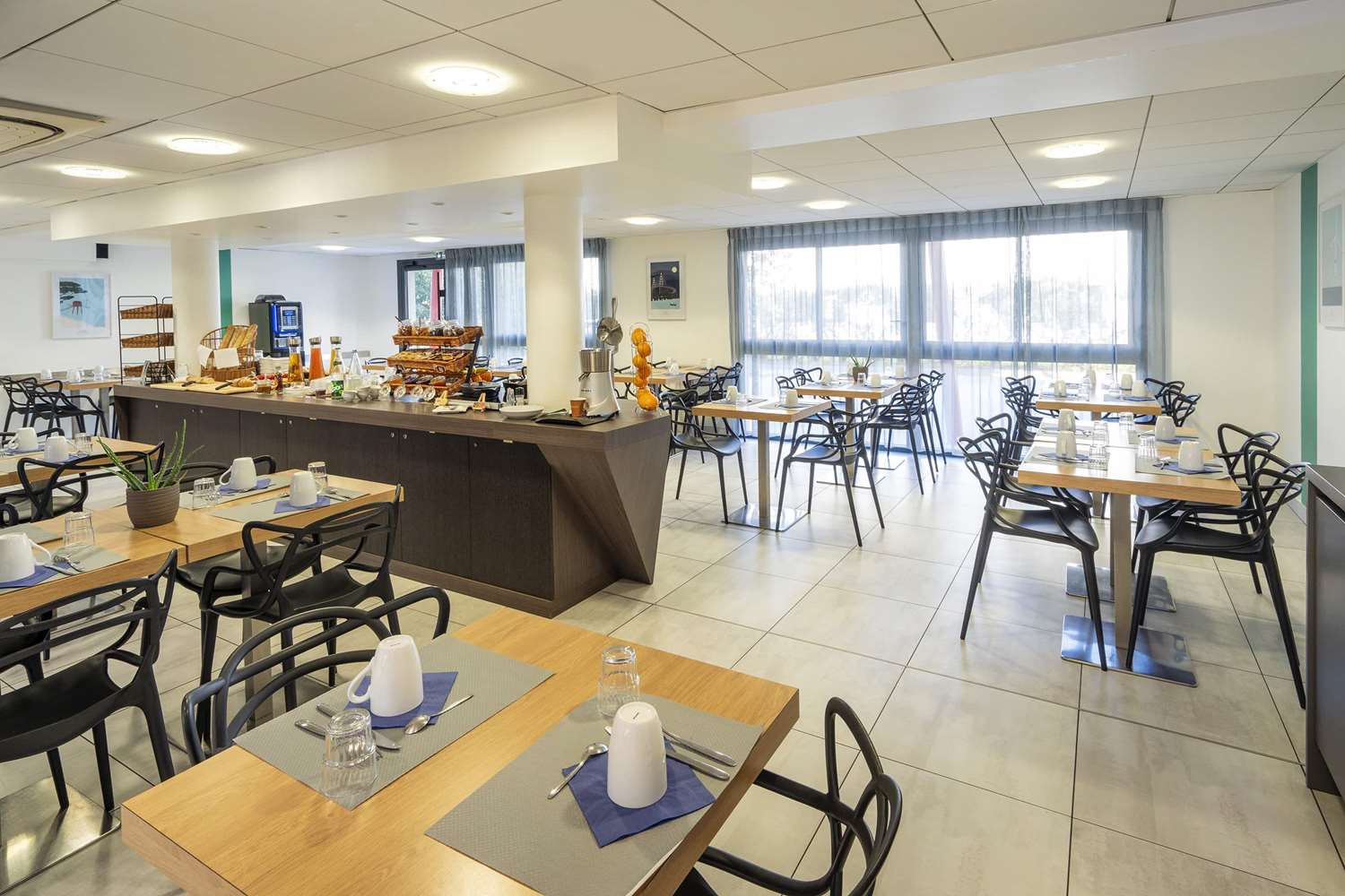 restaurant cafeteria