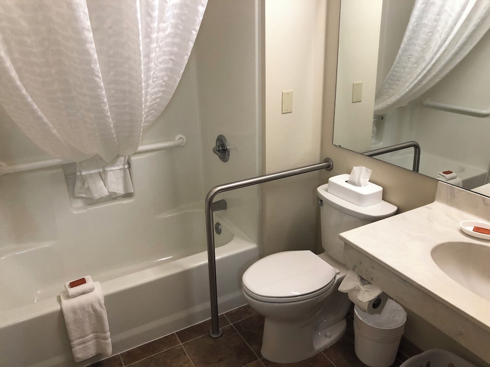غرفة ديلوكس بسرير كينج، Aspen Hotel Soldotna 3/5